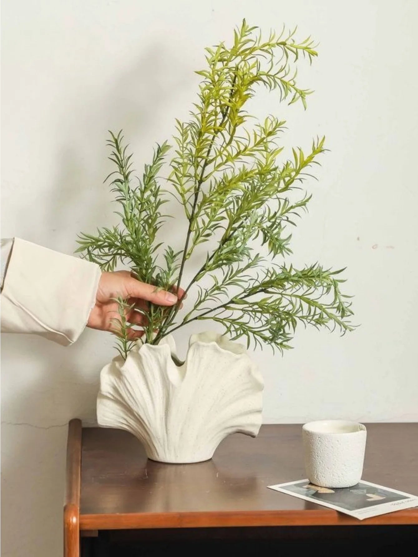 Nordic Retro Vase Ceramic Homestay Living Room Desktop Ornament Leaf Shaped Vase Dry and Wet Flower Bottle Home Decoration